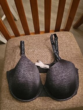 Victoria's Secret Heather Charcoal Molded T-Shirt Bra
